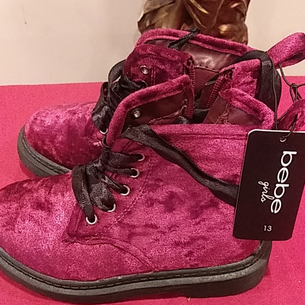 Little girl velour boots